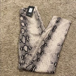Snake print leggings